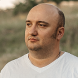 Охманюк <span>Максим</span>